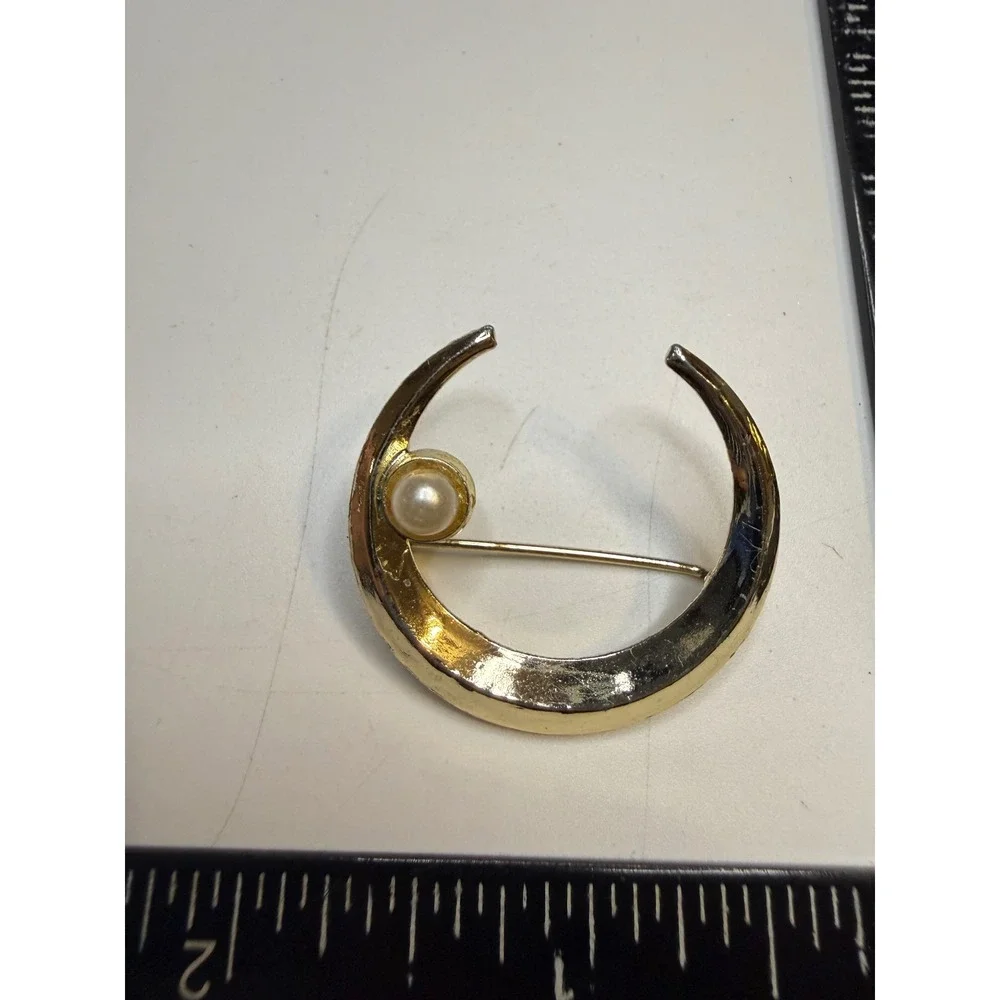 Gold Tone Crescent Moon Brooch Faux Pearl Celestial Pin Jewelry
